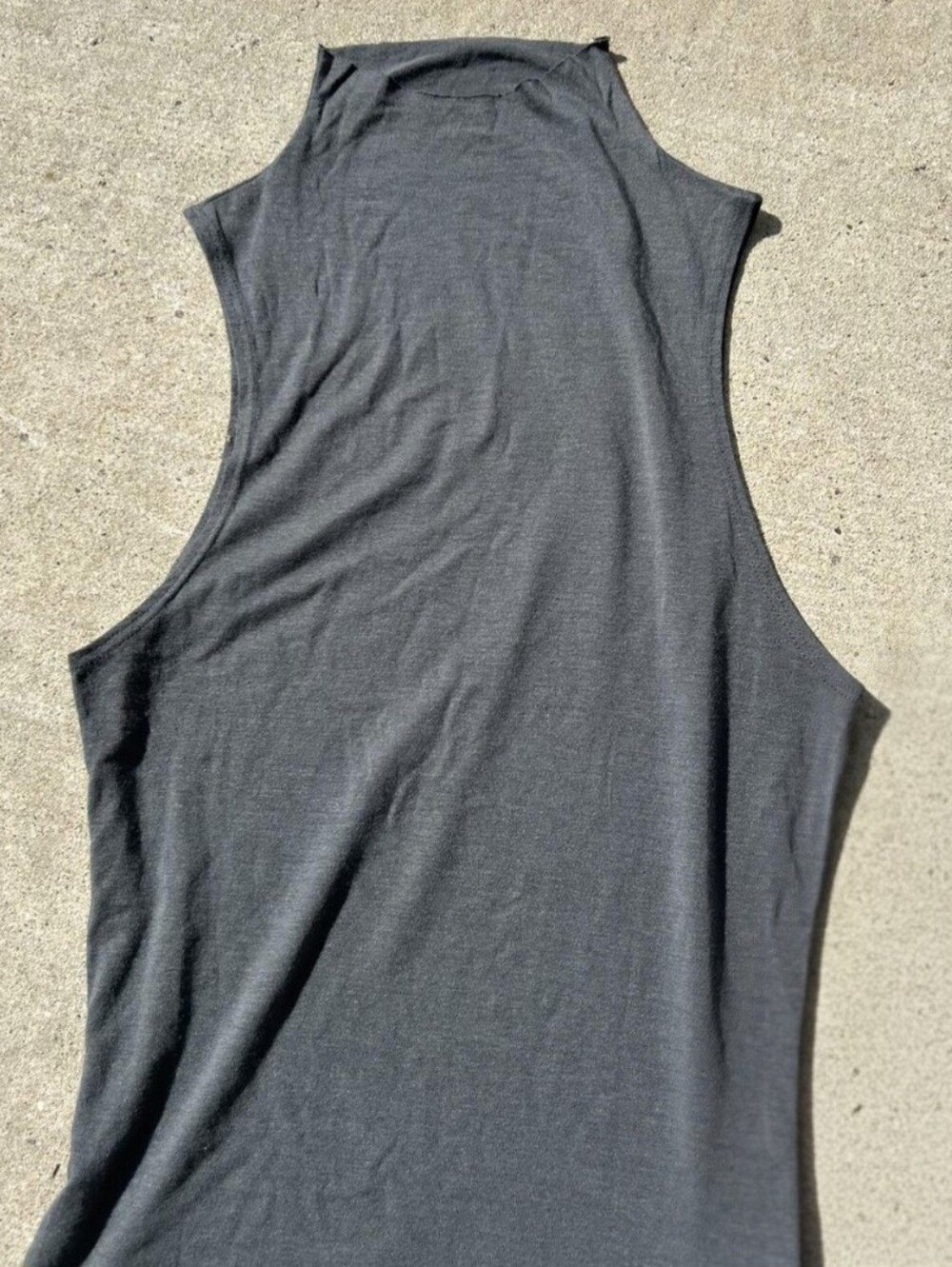 Joah Brown Charcoal Mock Neck Sleeveless Tank | XS/S - Picture 4 of 6